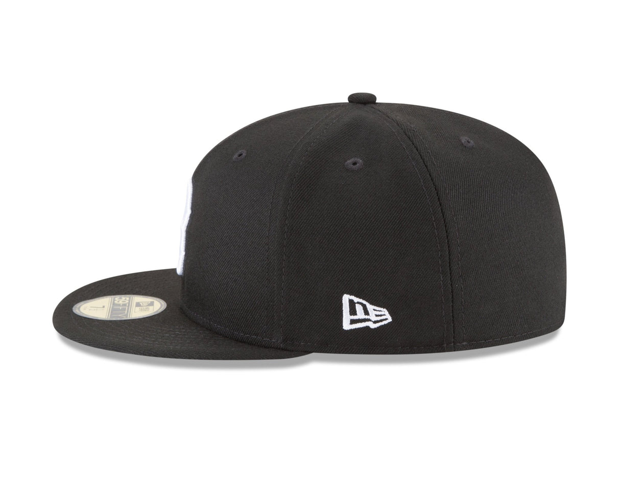 Boston Red Sox Authentic Collection Black and White 59FIFTY Fitted - New Era -