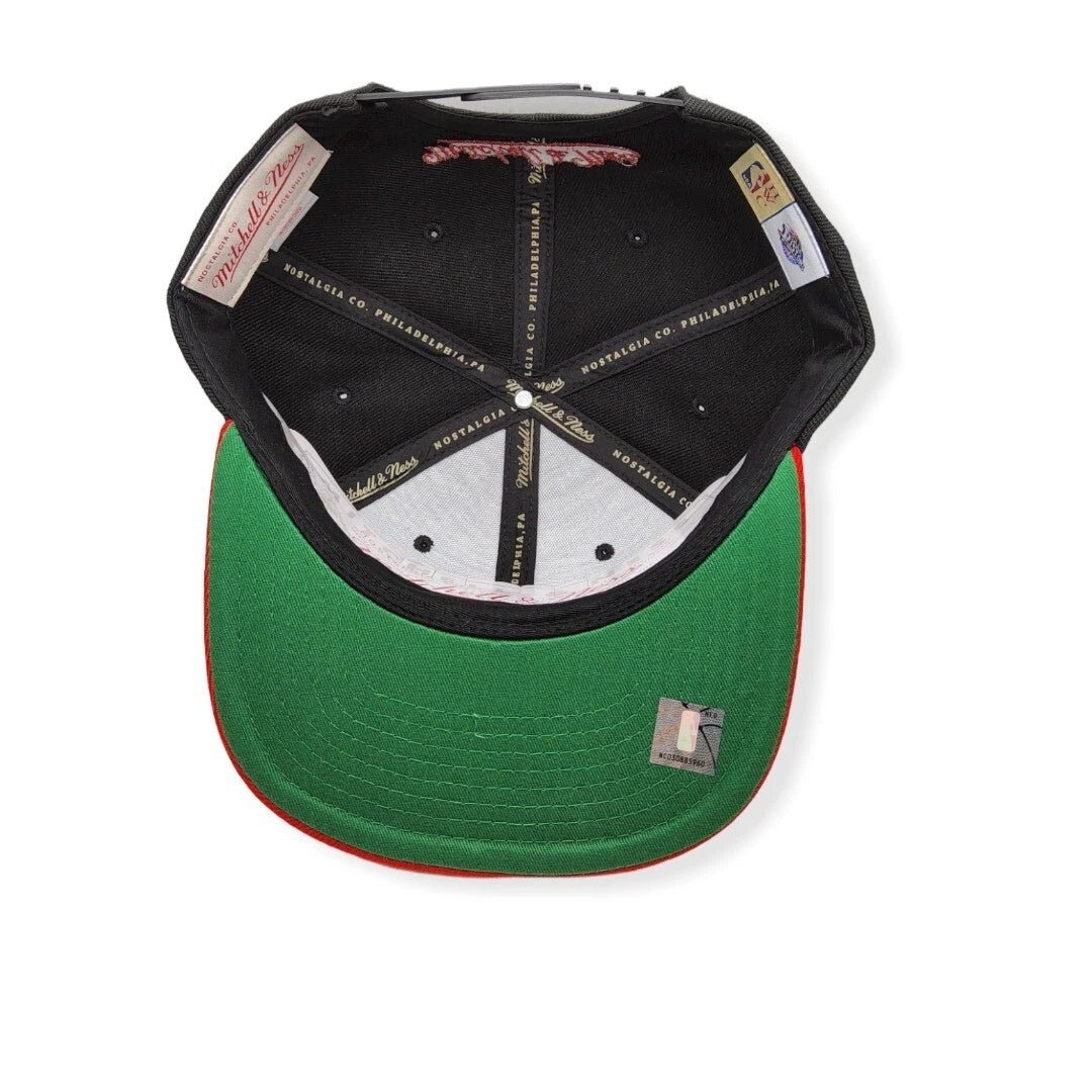 Detroit Pistons Core Basic HWC Black/Red Adjustable Snapback Hat - Mitchell & Ness -