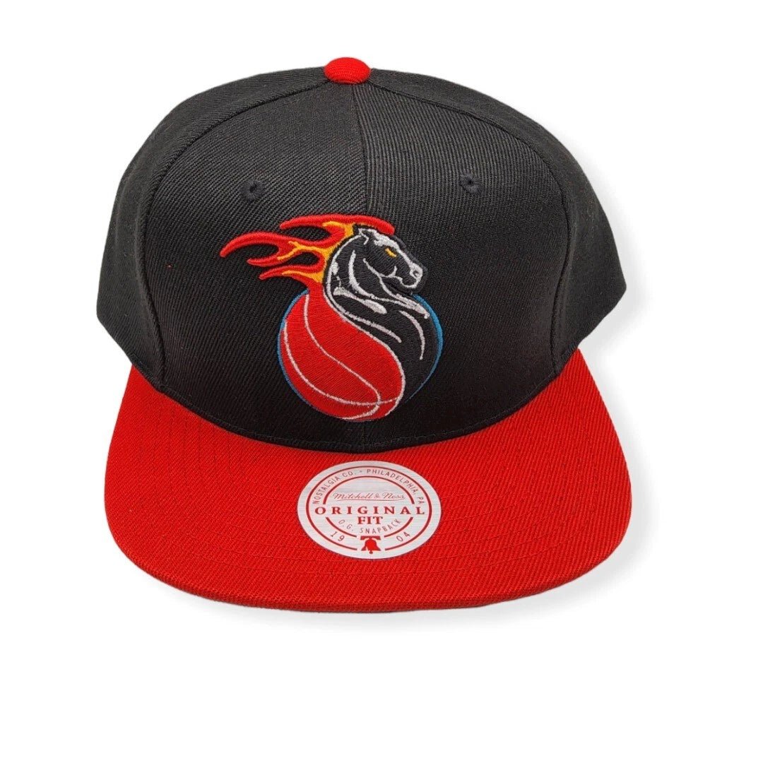 Detroit Pistons Core Basic HWC Black/Red Adjustable Snapback Hat - Mitchell & Ness -