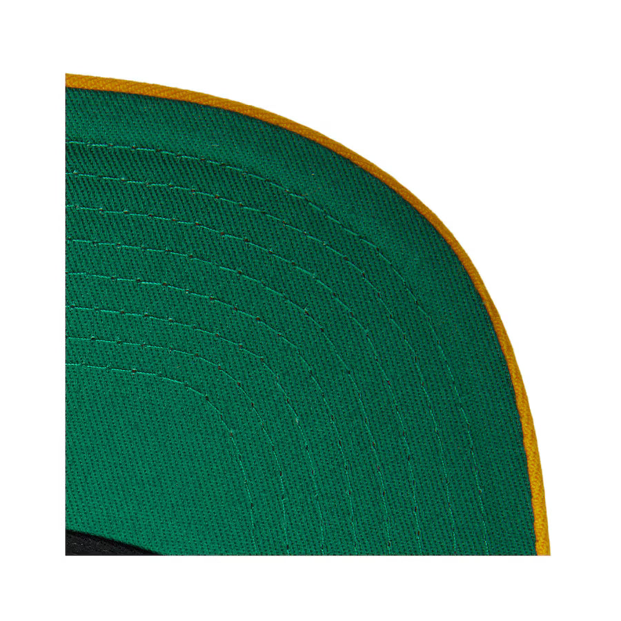 Los Angeles Lakers Black Core Basic Snapback Hat