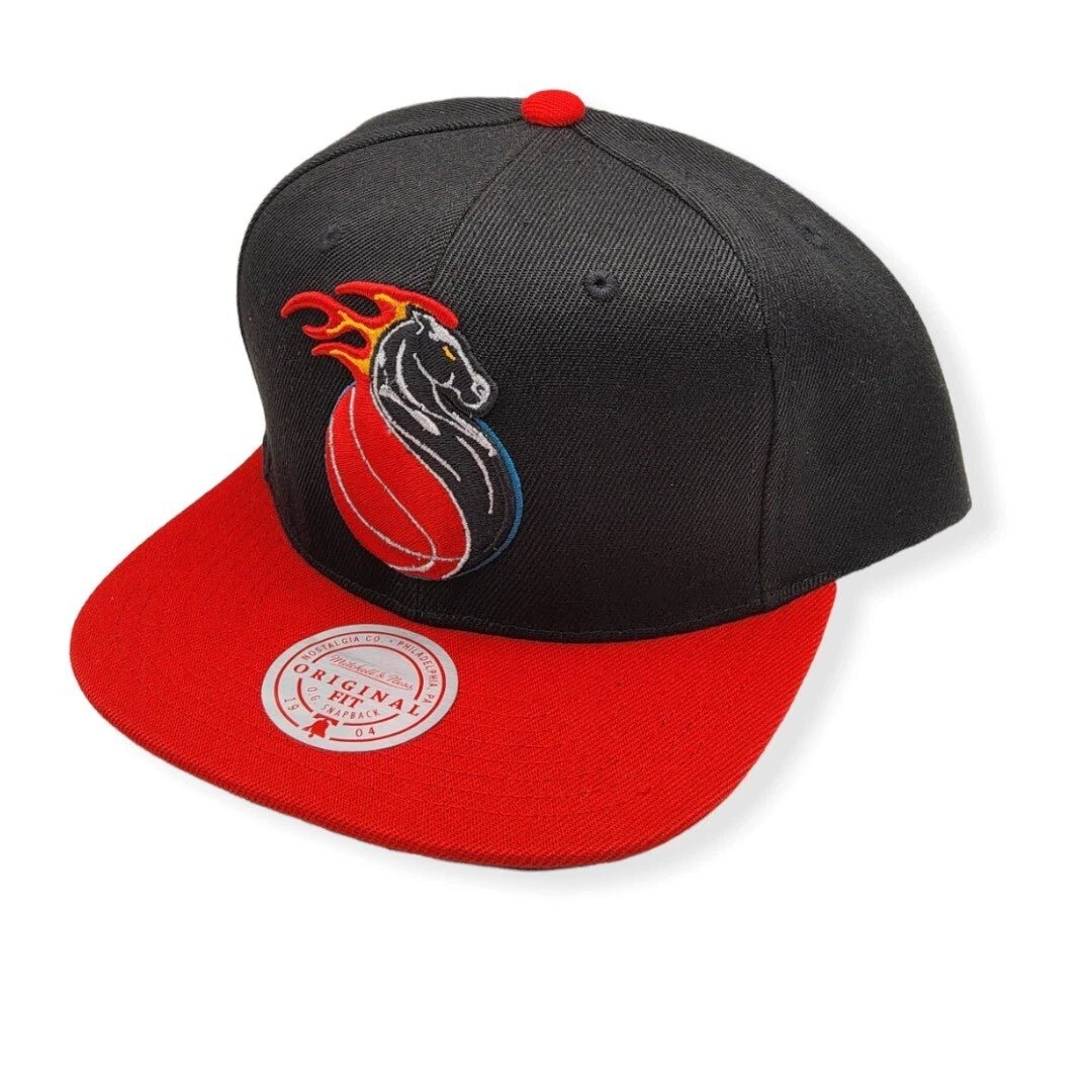 Detroit Pistons Core Basic HWC Black/Red Adjustable Snapback Hat - Mitchell & Ness - 