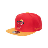 Miami Heat Red Hardwood Classics Team Side Fitted Hat - Mitchell & Ness - 31002325