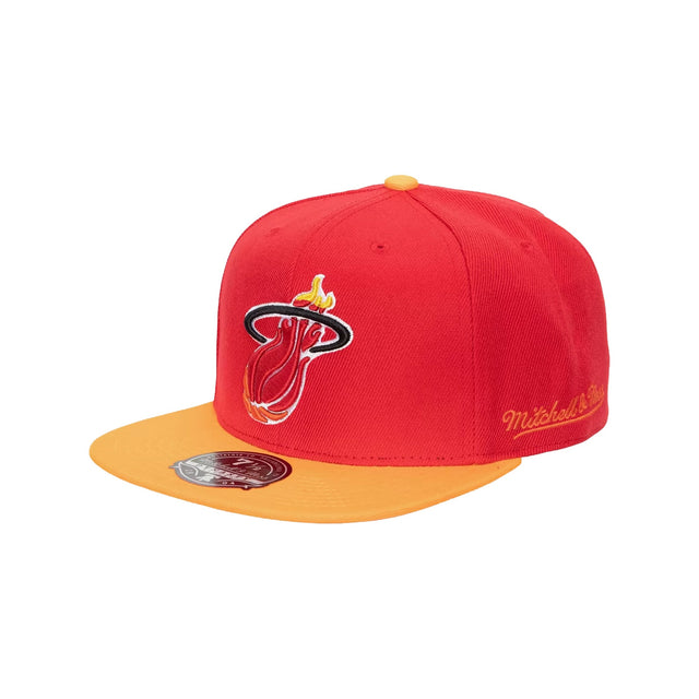 Miami Heat Red Hardwood Classics Team Side Fitted Hat - Mitchell & Ness - 31002325