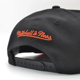 New York Knicks Black/Blue Hardwood Classics Snapback - Mitchell & Ness - 