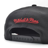 Philadelphia 76ers Black Hardwood Classics Underbrim Graphic Snapback Hat - Mitchell & Ness - 
