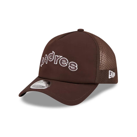 San Diego Padres 2026 Batting Practice Alternate Brown Apex 9FORTY Snapback Hat - New Era - 23010841904